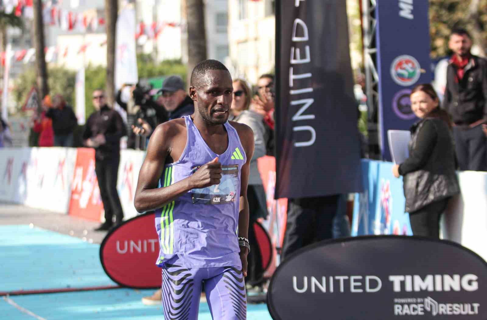 MERSİN MARATONU'NDA TÜRKİYE MARATONLAR REKORU KIRILDI