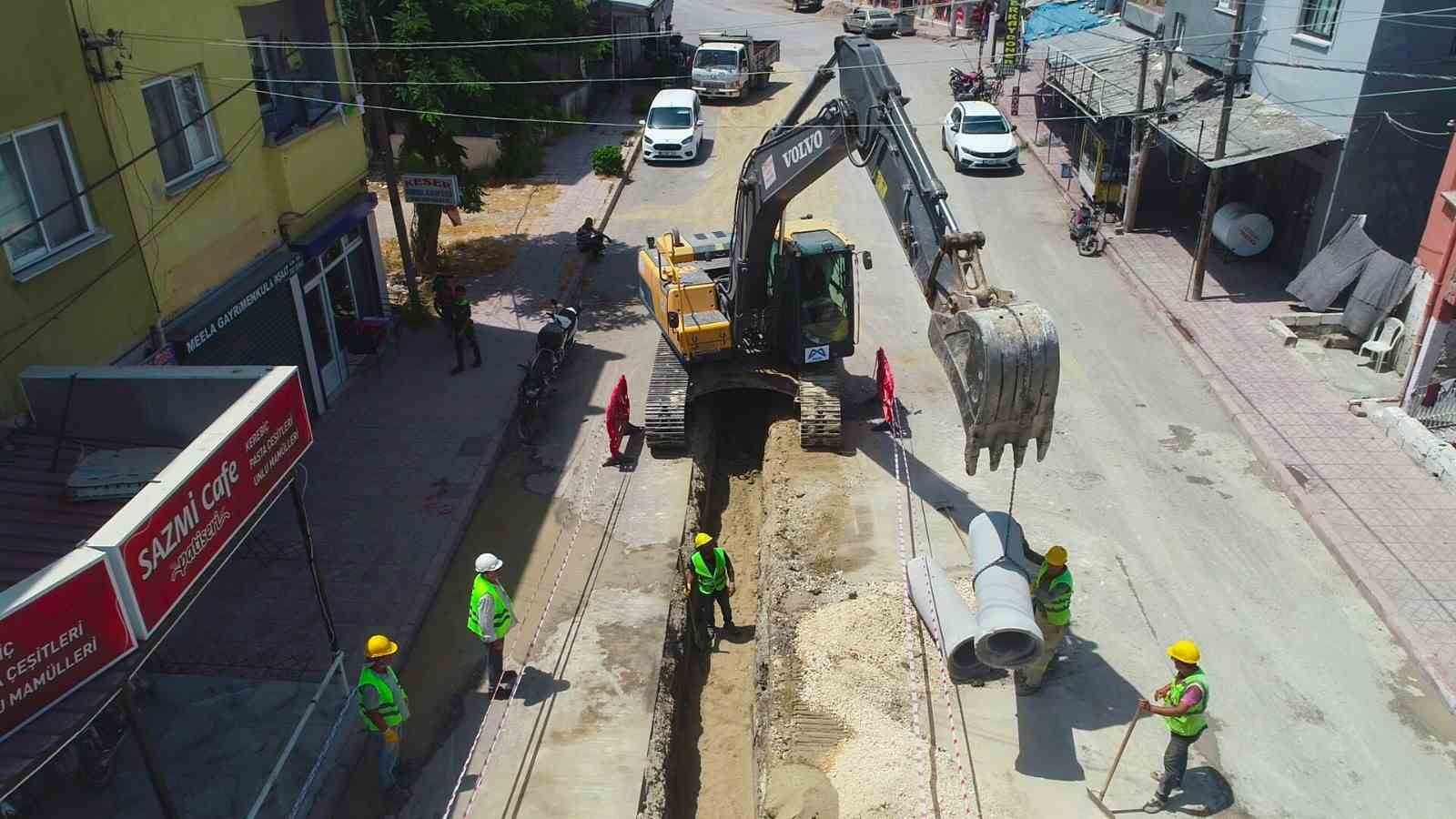 MESKİ AKDENİZ İLÇESİNDE ALTYAPI ÇALIŞMALARINA DEVAM EDİYOR