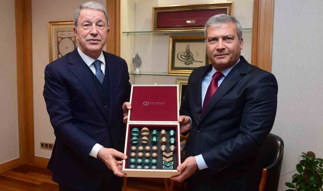 Milli Savunma Komisyonu Başkanı Anadolu Üniversitesi'ni Ziyaret Etti