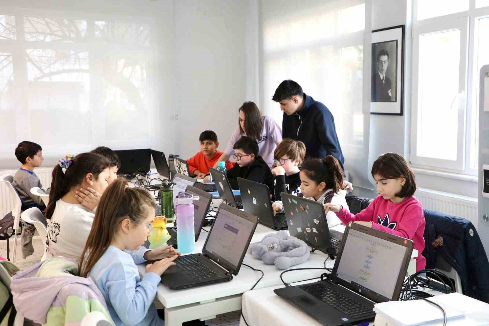 MUDANYA BELEDİYESİ ÇOCUKLARI GELECEĞE HAZIRLIYOR