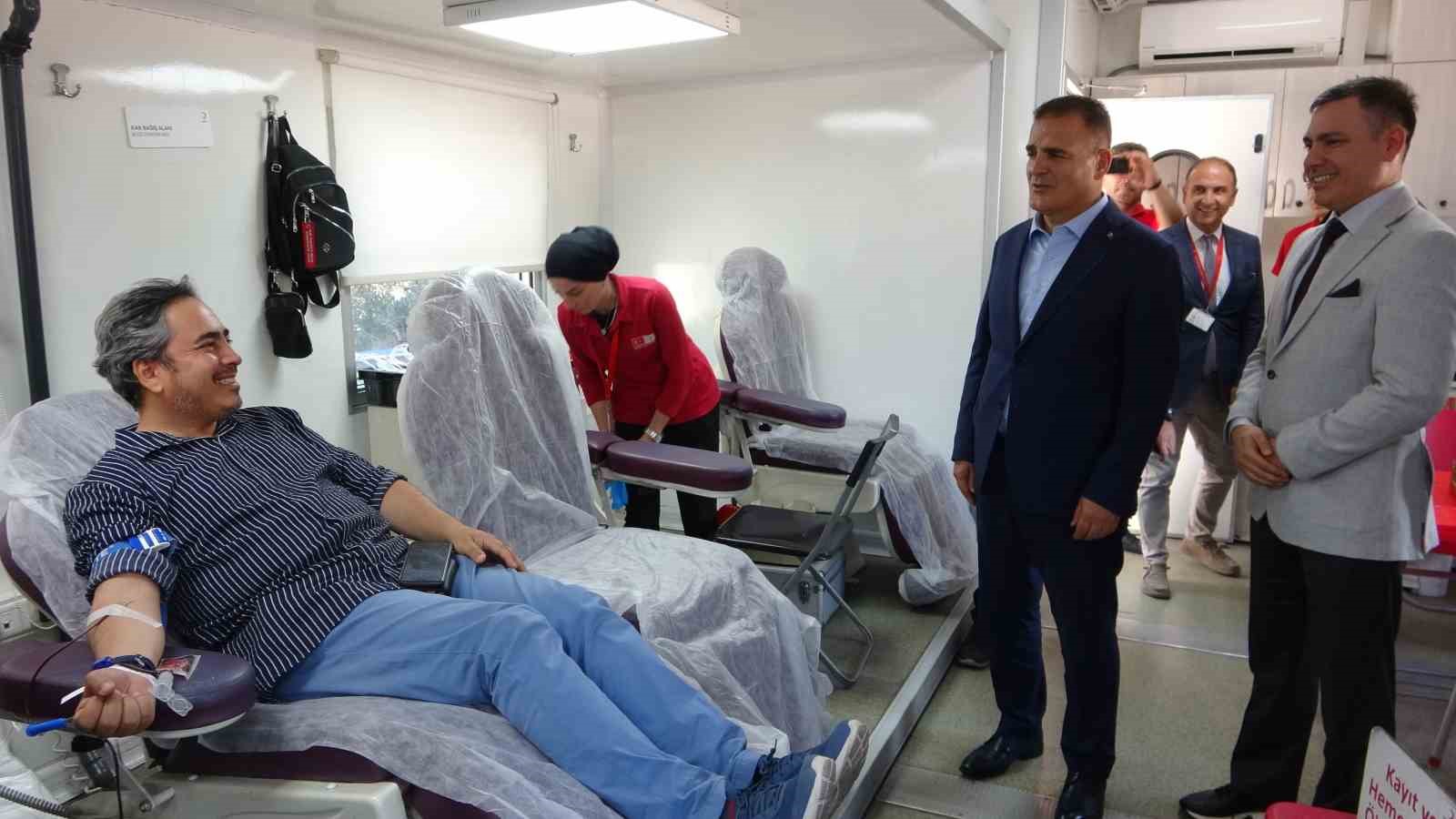 MUĞLA’DA DEPREM YIL DÖNÜMÜNDE KAN BAĞIŞI KAMPANYASI