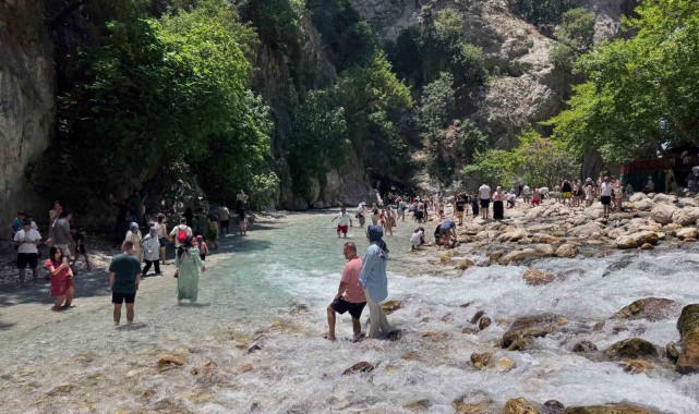 Muğla'daki Milli Parklarda Bayram Tatili Yoğunluğu