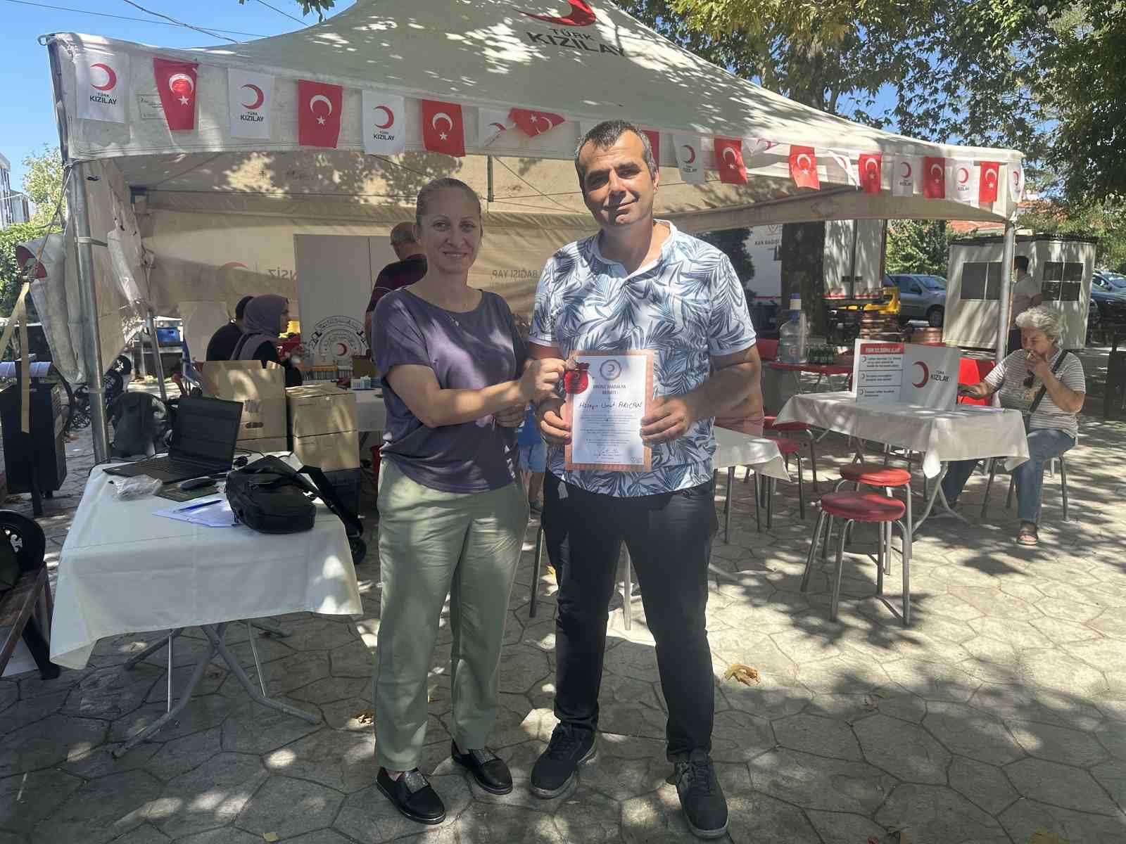 MURATLI'DA KAN BAĞIŞÇILARINA MADALYA VERİLDİ