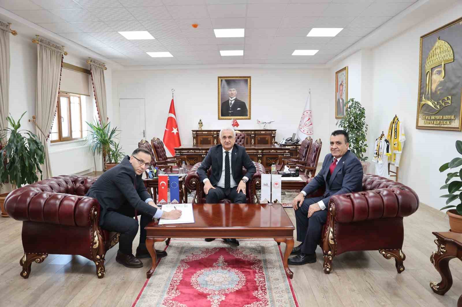 MUŞ VALİSİ AVNİ ÇAKIR’IN LİDERLİĞİNDE MALAZGİRT’E DEV YATIRIM