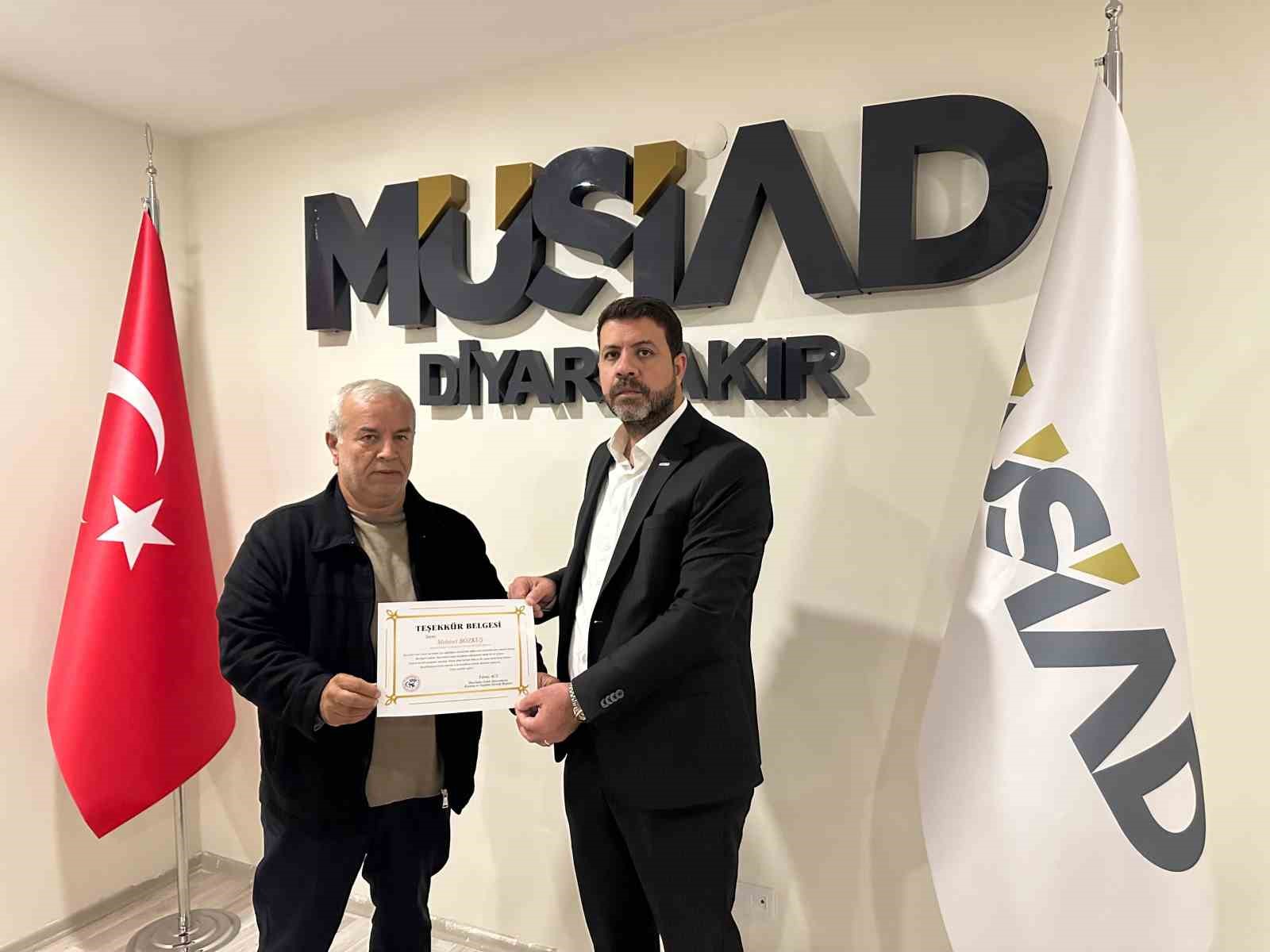 MÜSİAD DİYARBAKIR ŞUBE BAŞKANINA TEŞEKKÜR PLAKETİ VERİLDİ