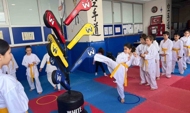 Muş’taki Yeni Spor Salonunda Karate Kursu Yoğun ilgi Görüyor
