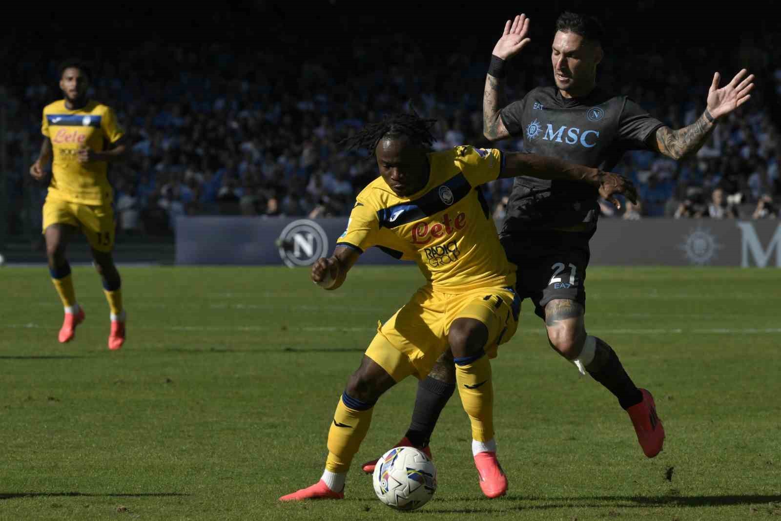 NAPOLİ, ATALANTA'YA DEPLASMANDA YENİLEREK LİDERLİK KOLTUĞUNU KAYBETTİ