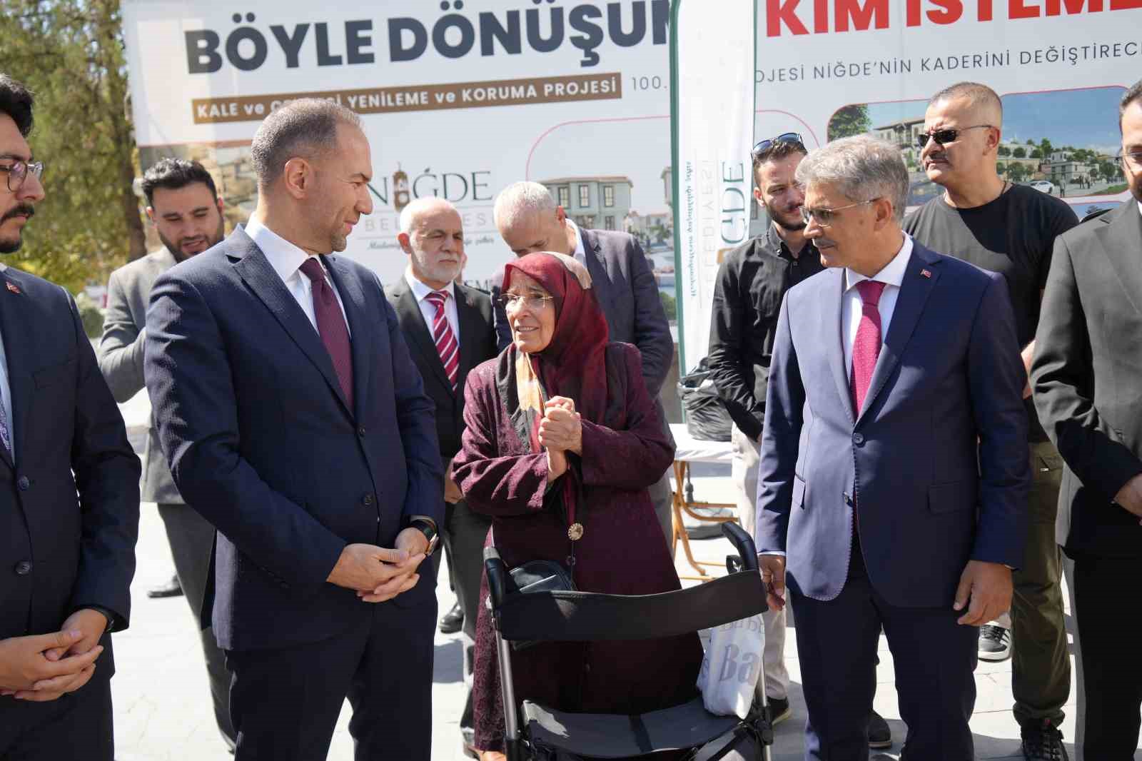 NAZIMİYE ERGİNER, NİĞDE BELEDİYESİNE MOBİL AŞEVİ BAĞIŞINDA BULUNDU