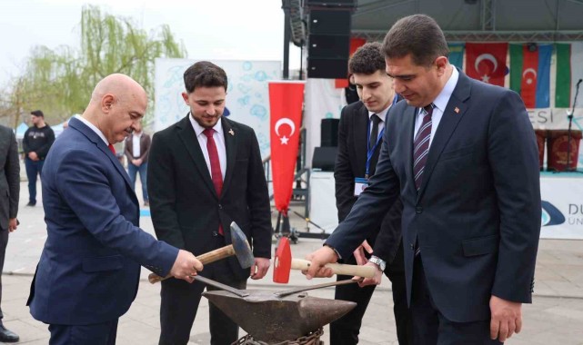Nevruz Bayramı Coşkusu Düzce Üniversitesi’nde Kutlandı