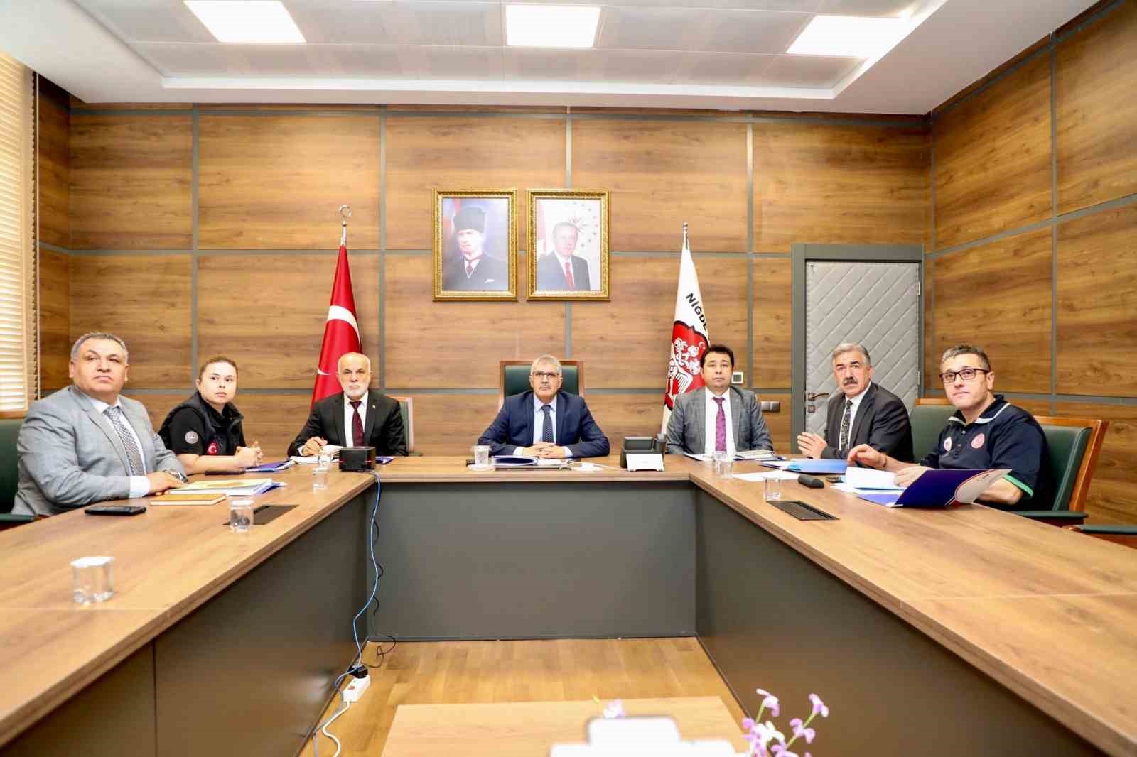 NİĞDE'DE AFET RİSKLERİNİN AZALTILMASI PLANI TOPLANTISI DÜZENLENDİ