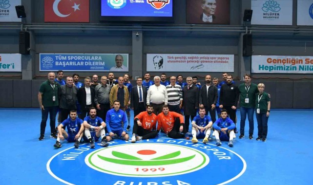Nilüfer Belediyespor Erkek Hentbol Takımı, Spor Toto Spor Kulübü'nü 31-22 yenerek ligde ikinci sırayı garantiledi