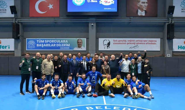 Nilüfer Belediyespor Erkek Hentbol Takımı Zirvede İddialı