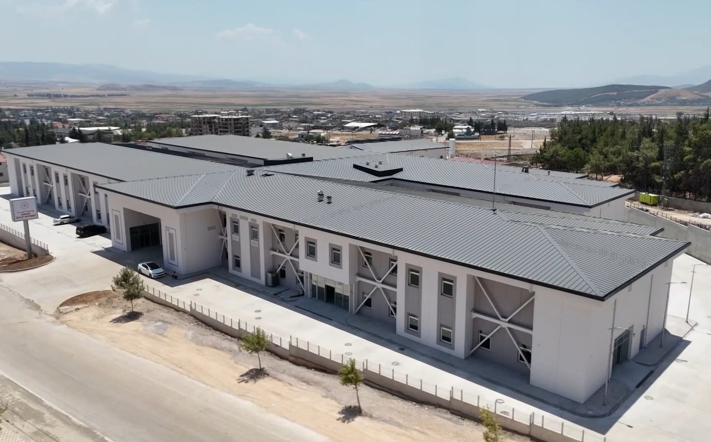 NURDAĞI DEVLET HASTANESİ HALKIN TAKDİRİNİ KAZANIYOR