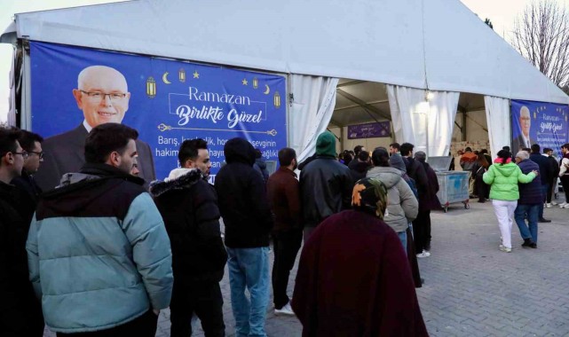 Odunpazarı Belediyesi Ramazan Ayında İftar Sofralarını Kurmaya Devam Ediyor
