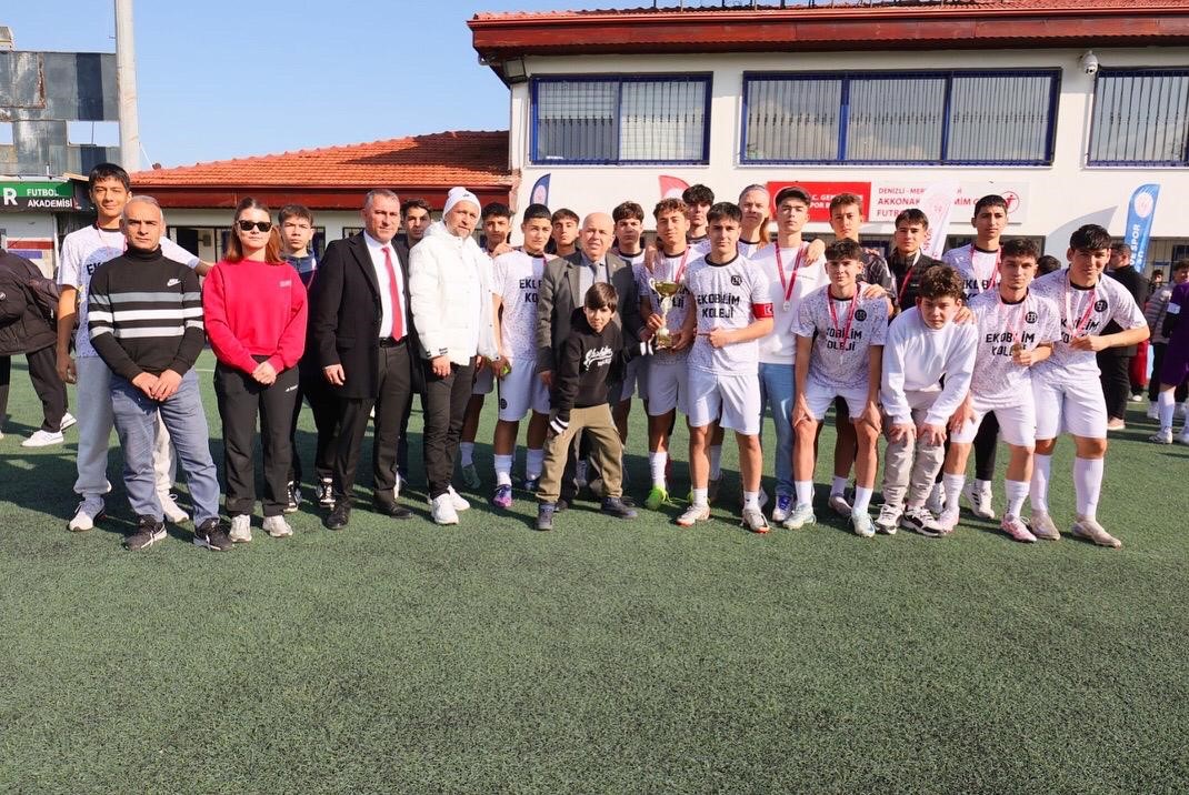 ÖĞRENCİLERDEN FUTBOL HEYECANI