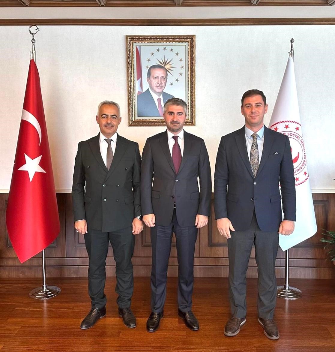 OLTU BELEDİYE BAŞKANI ADEM ÇELEBİ, BAKAN YARDIMCISI TARİKDAROĞLU’NU ZİYARET ETTİ