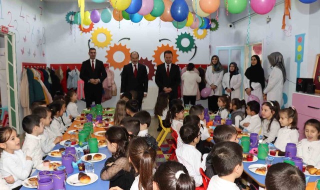 Oltu İlçesinde Miniklerin Tekne Orucu İftarı
