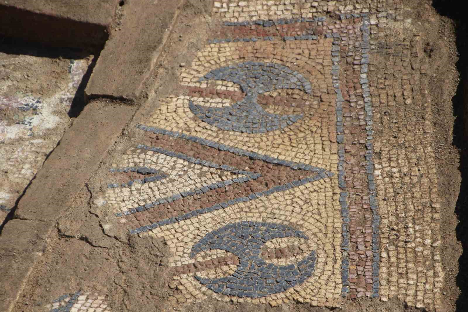 ORDU'DA TARİHİ MANASTIRDA BULUNAN ESKİ ZEMİN MOZAİKLERİ İLGİ ÇEKİYOR