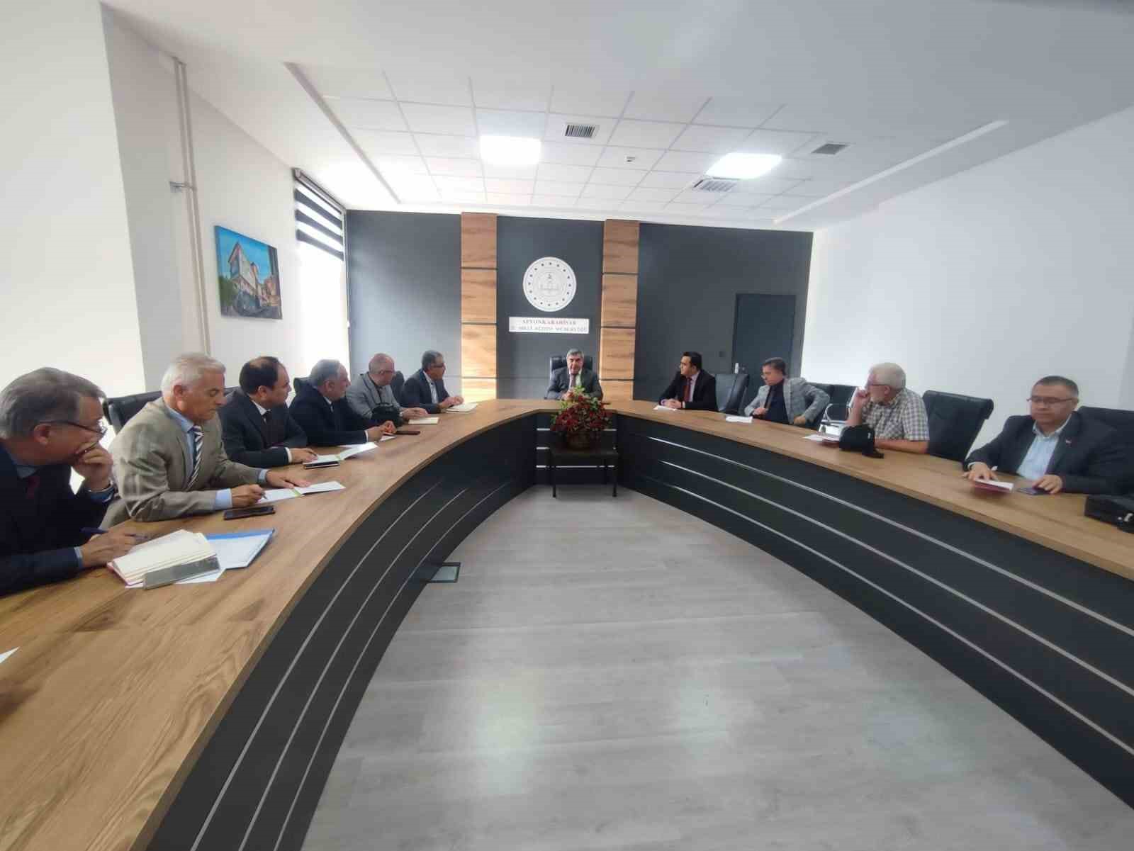 ORTAÖĞRETİM OKULLARINDA AKADEMİK BAŞARI İÇİN TOPLANTI GERÇEKLEŞTİRİLDİ