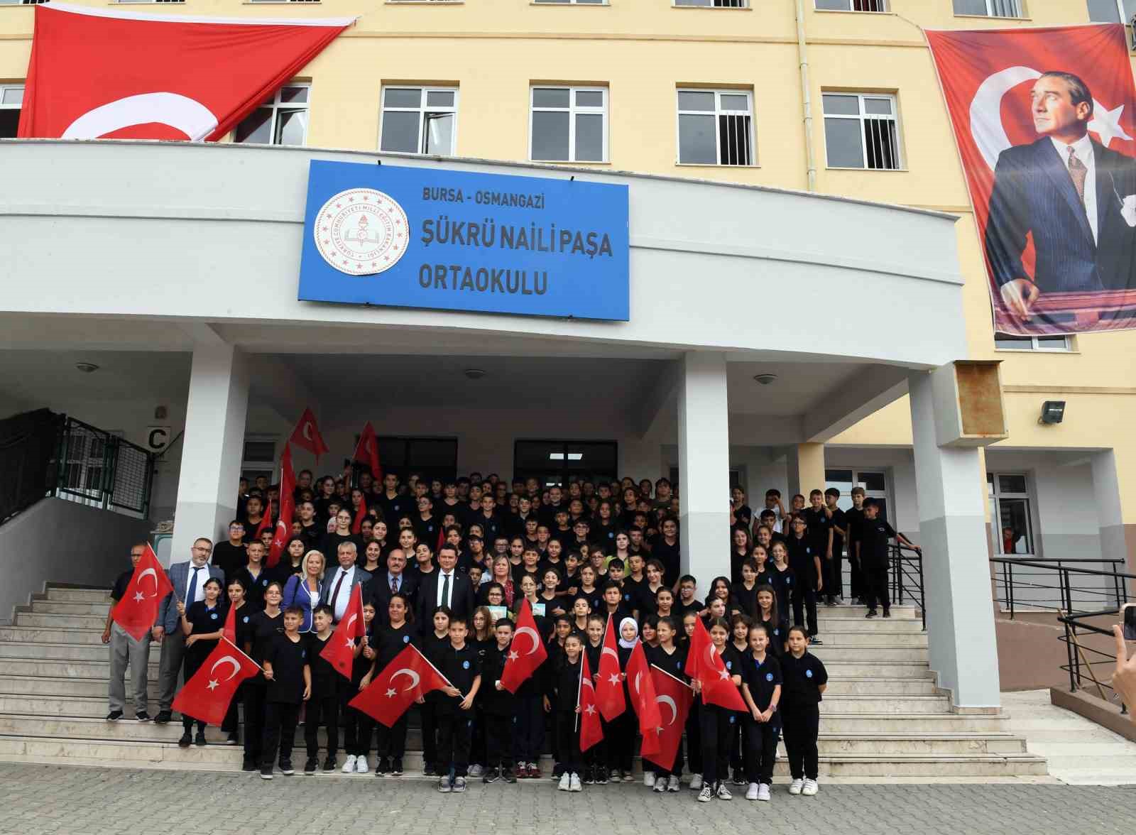OSMANGAZİ BELEDİYE BAŞKANI ERKAN AYDIN BURSA'NIN KURTULUŞUNU KUTLADI