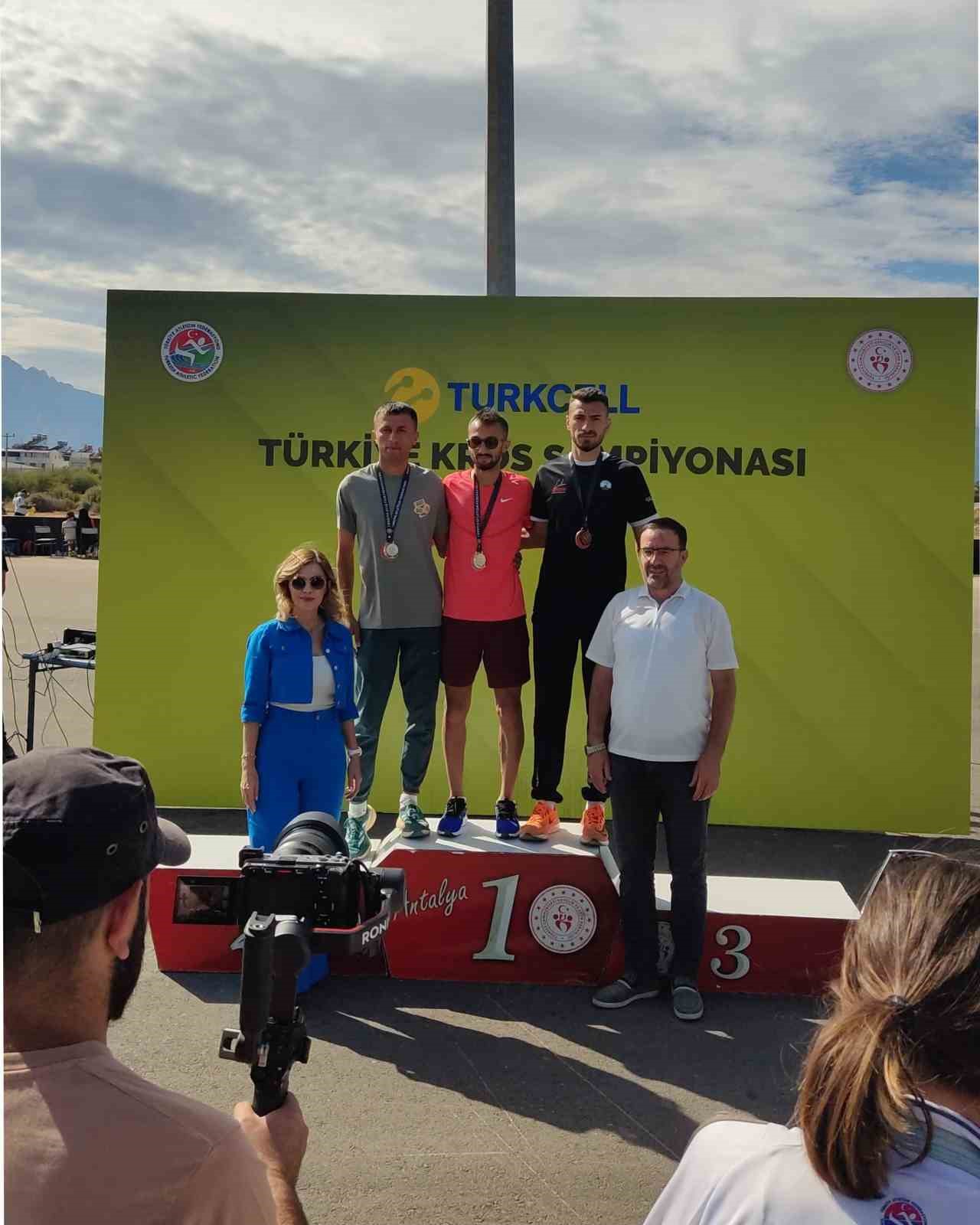 OSMANGAZİ BELEDİYESPOR KULÜBÜ SPORCUSU MEHMET KALYONCU MİLLİ TAKIMA SEÇİLDİ