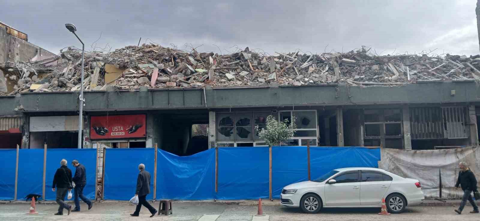 ÖZÇELİK-İŞ SENDİKASI YENİDEN İNŞA EDİYOR