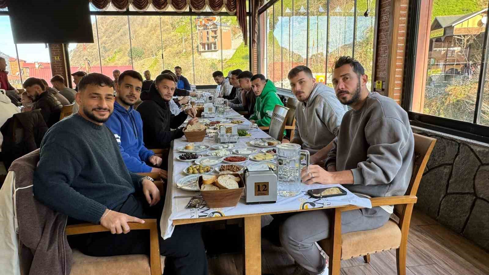 PAZARSPOR, MORAL DEPOLADI VE MAÇ ÖNCESİ MOTİVE OLDU