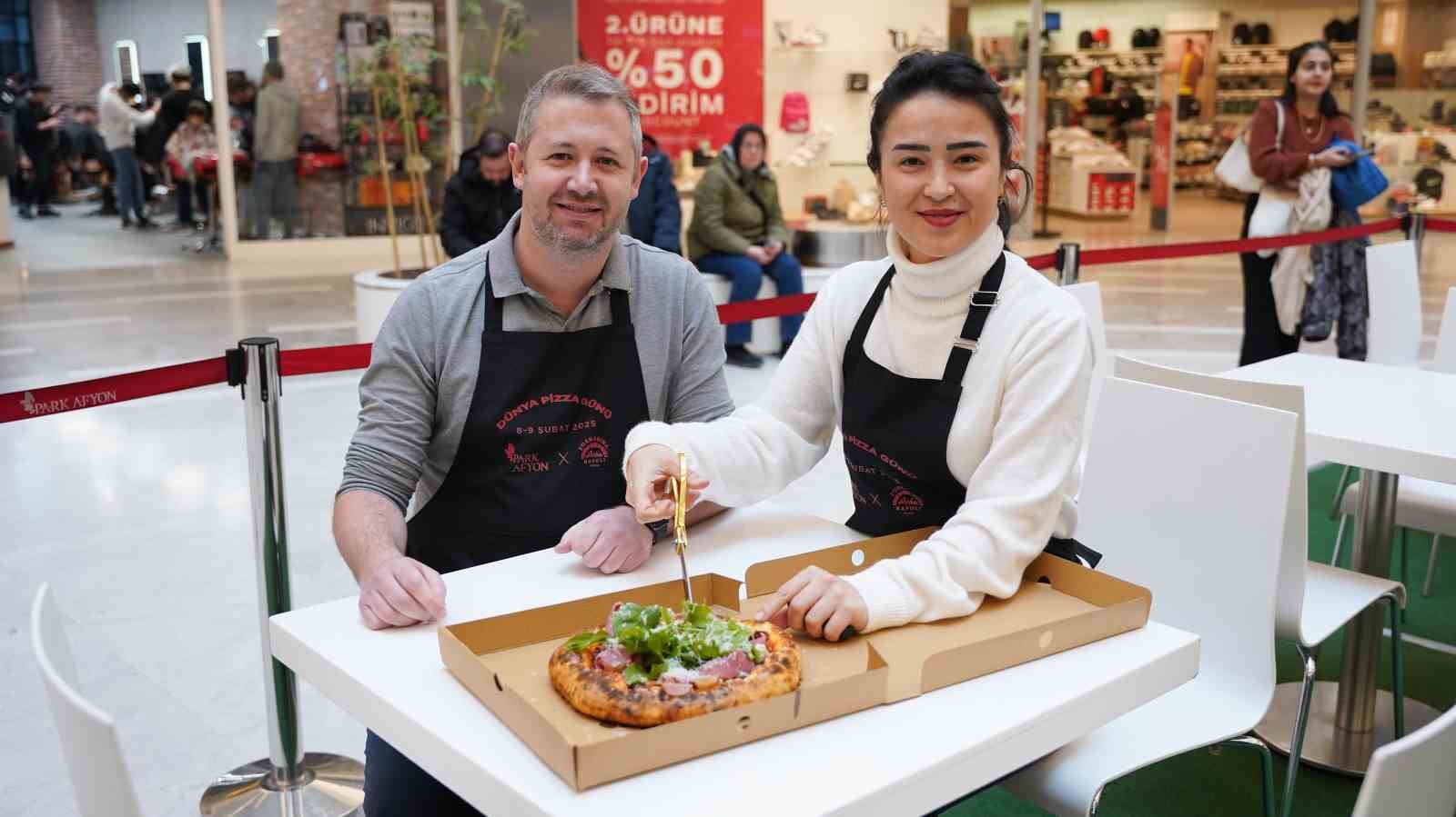 PİZZA WORKSHOP ETKİNLİĞİ PARK AFYON ALIŞVERİŞ MERKEZİ'Nİ SALLADI!