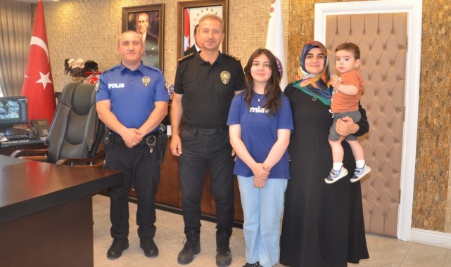 Polis Çocuğu Ayşenur'un Büyük Başarısı