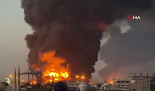 Port Sudan'da Patlamalar ve Yangınlar