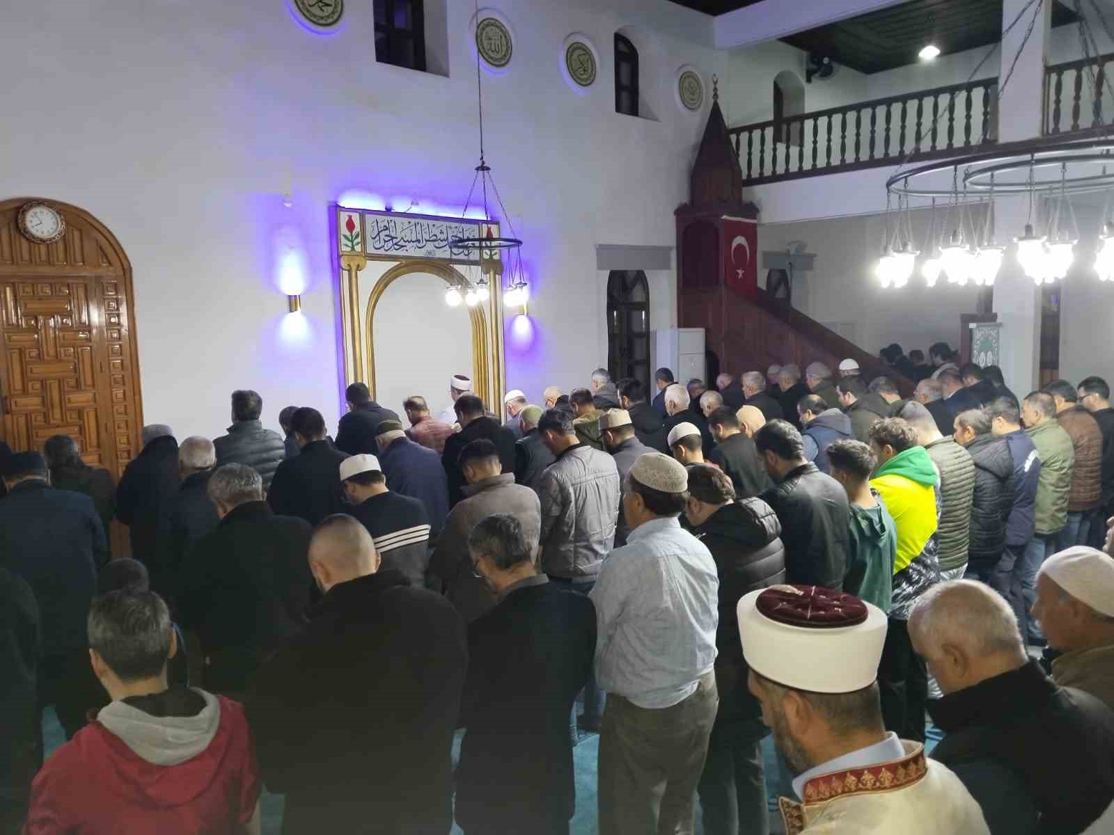 RAMAZAN AYININ MÜJDECİSİ REGAİP KANDİLİ KÖYCEĞİZ'DE COŞKUYLA KUTLANDI
