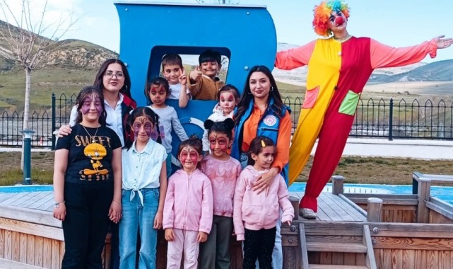 Renkli Bir Gün Miniklerle: Refahiye Gençlik Merkezi'nde Eğlenceli Etkinlikler