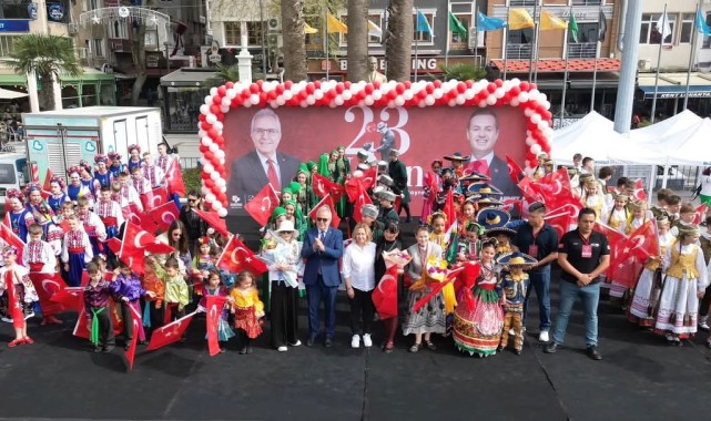 Renkli Görüntülerle Dolu Bandırma'da Uluslararası Çocuk Festivali