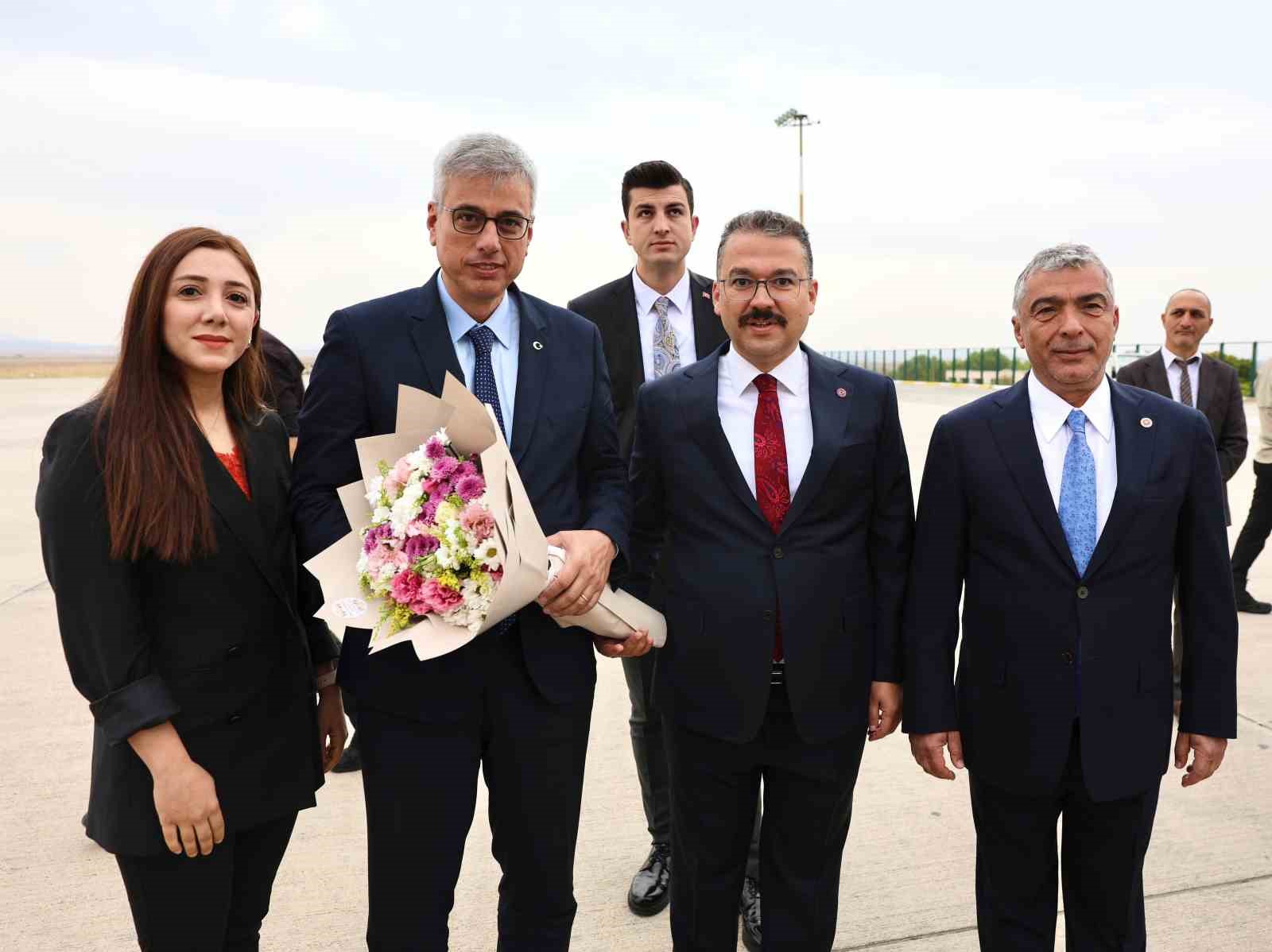 SAĞLIK BAKANI IĞDIR'A ZİYARET İÇİN GELDİ