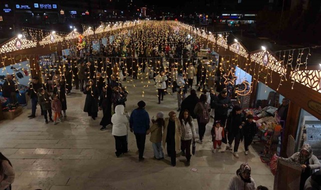 Şahinbey Belediyesi Ramazan Sokağıyla Vatandaşların ilgisini Çekiyor