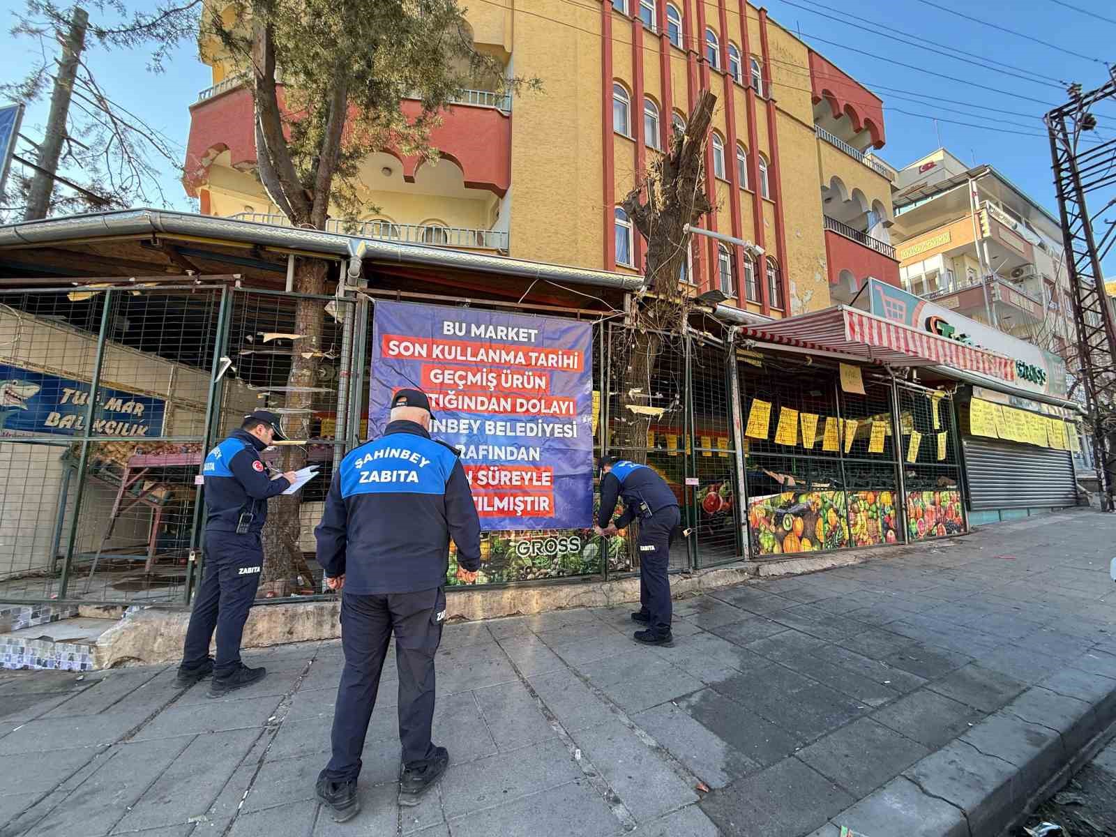 ŞAHİNBEY BELEDİYESİ ZABITA EKİPLERİ BOZUK ET SATIŞI YAPAN İŞ YERLERİNİ KAPATTI