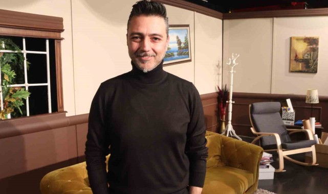 Sahne Tozu Tiyatrosu’nda Aşk Listesi adlı oyun büyük ilgi gördü