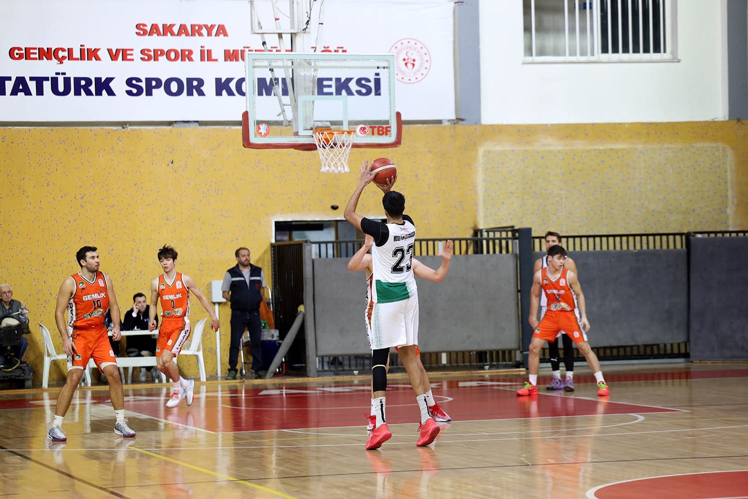 SAKARYA BÜYÜKŞEHİR BASKETBOL TAKIMI BORNOVA BELEDİYESİ'NE KONUK OLACAK