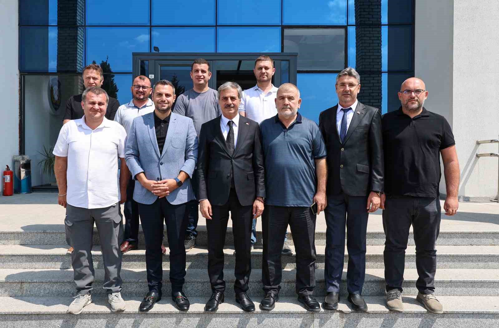 SAKARYA BÜYÜKŞEHİR BELEDİYESİ ASFALT ATAĞINDA!
