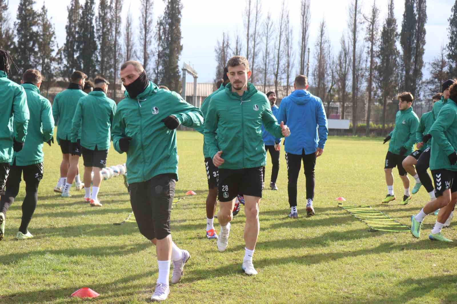 SAKARYASPOR, ÜMRANİYESPOR MAÇI ÖNCESİ HAZIRLIKLARINI SÜRDÜRDÜ