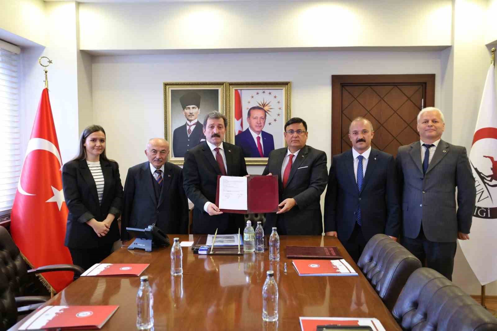 SAMSUN'DA HÜKÜMLÜLER KAMUYA YARARLI İŞLERDE ÇALIŞACAK