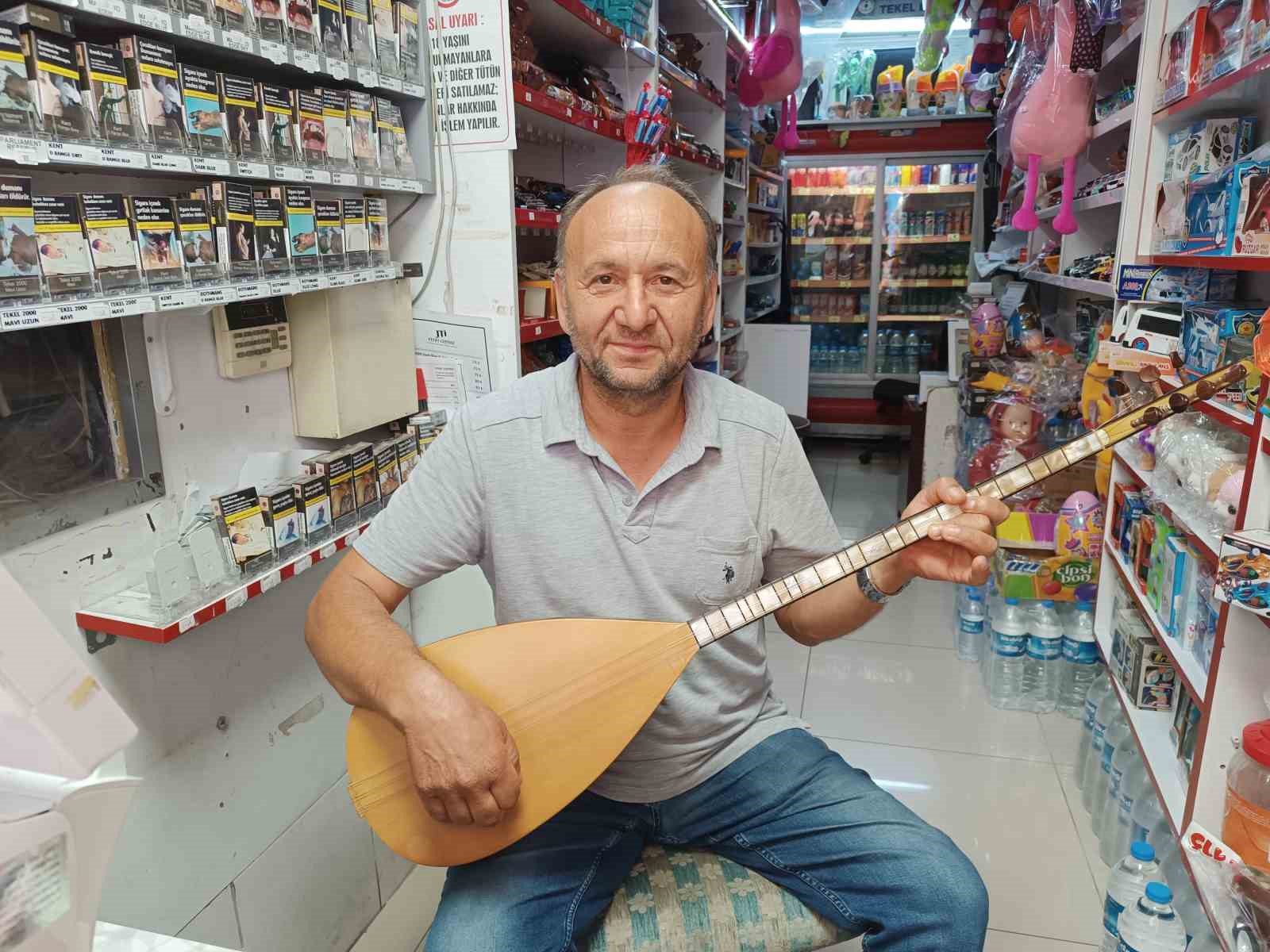 SAMSUN’DAKİ BAĞLAMA ÇALAN ESNAF