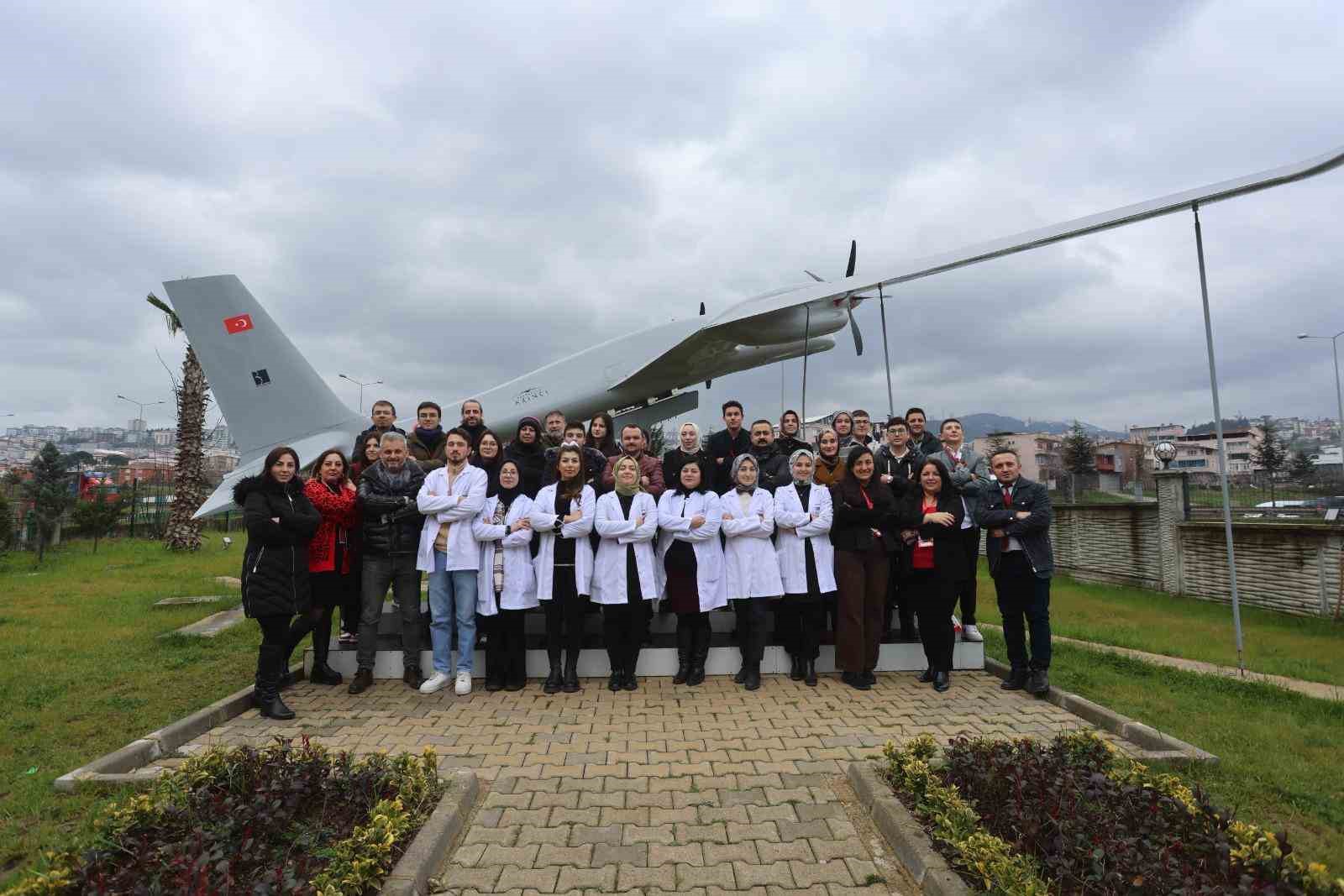 SAMSUN’UN 17 İLÇESİNDEN ÖĞRENCİLER VE ÖĞRETMENLER CANİK ÖZDEMİR BAYRAKTAR KEŞİF KAMPÜSÜ’NDE BİLİM VE TEKNOLOJİ ATÖLYELERİNİ GEZDİ