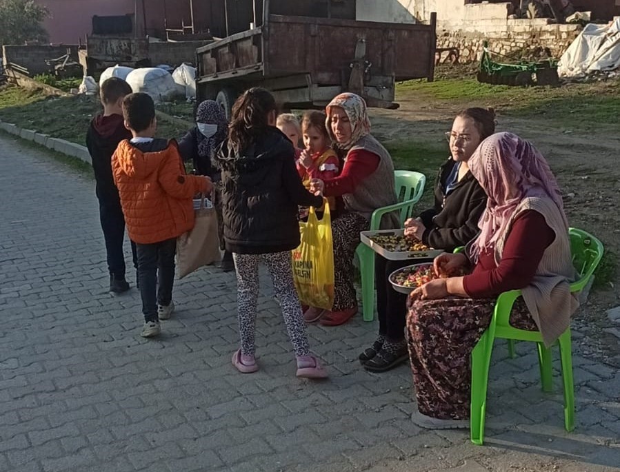 SARIGÖL’DE BENCE GELENEĞİ DEVAM EDİYOR