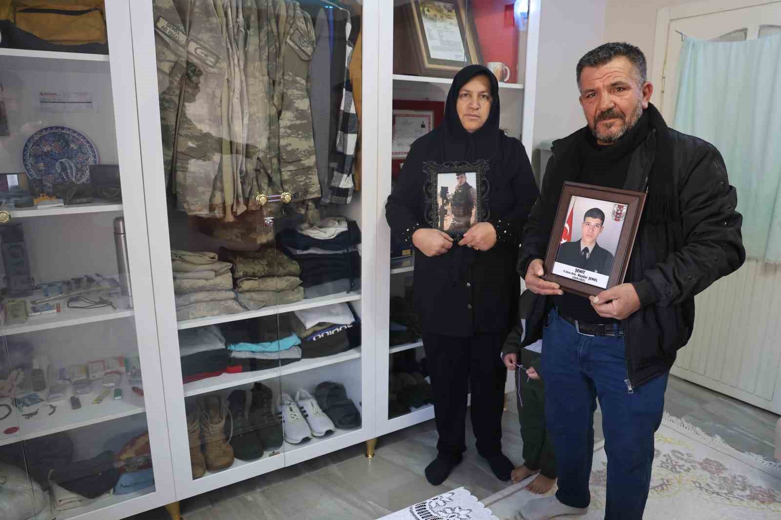 ŞEHİT PİYADE UZMAN ONBAŞI HAYDAR ŞENEL'İN AİLESİ, OĞULLARININ HATIRASINI YAŞATIYOR