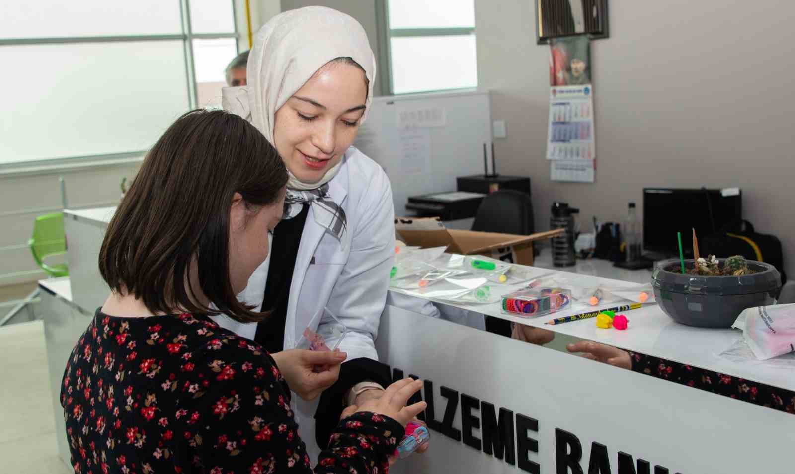 SELÇUK ÜNİVERSİTESİ DİŞ HEKİMLİĞİ FAKÜLTESİ ENGELLİ ÇOCUKLAR İÇİN ÖZEL DİŞ TEDAVİSİ ETKİNLİĞİ