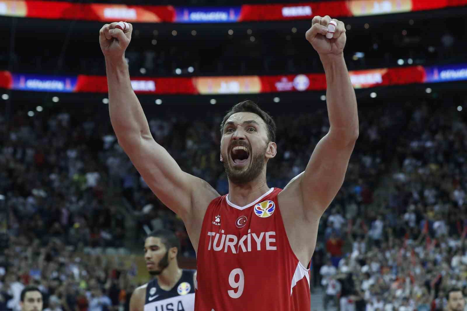 SEMİH ERDEN BASKETBOL KARİYERİNİ SONLANDIRDI