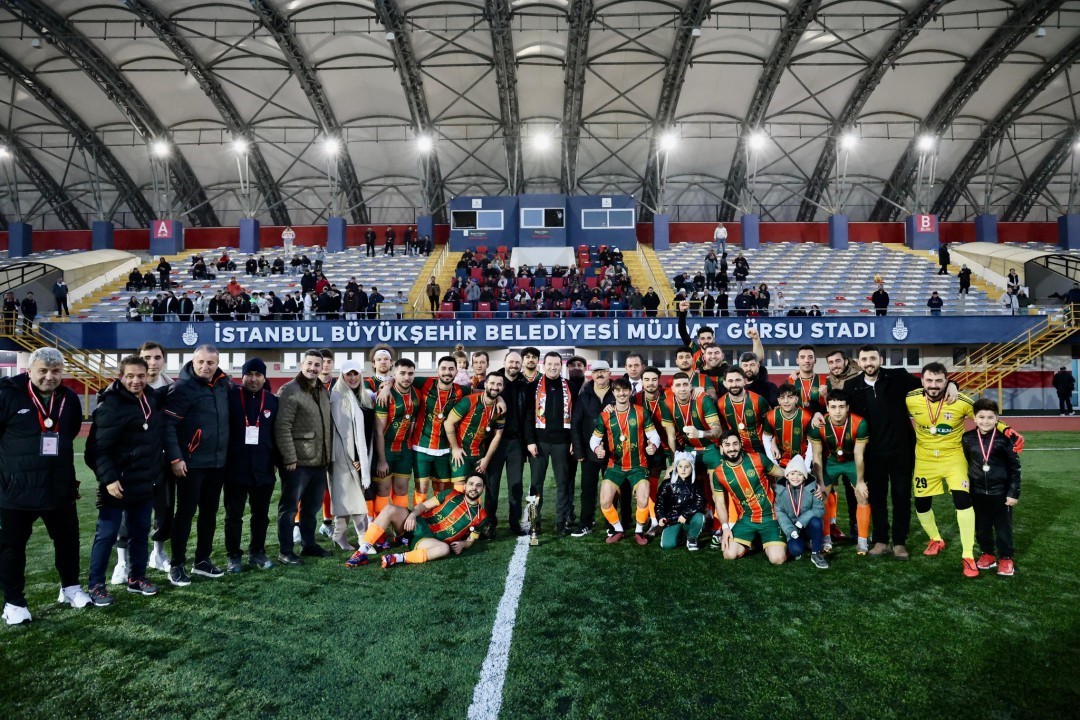 SİLİVRİ BELEDİYE BAŞKANI ŞAMPİYONLUK KUTLAMASINDA