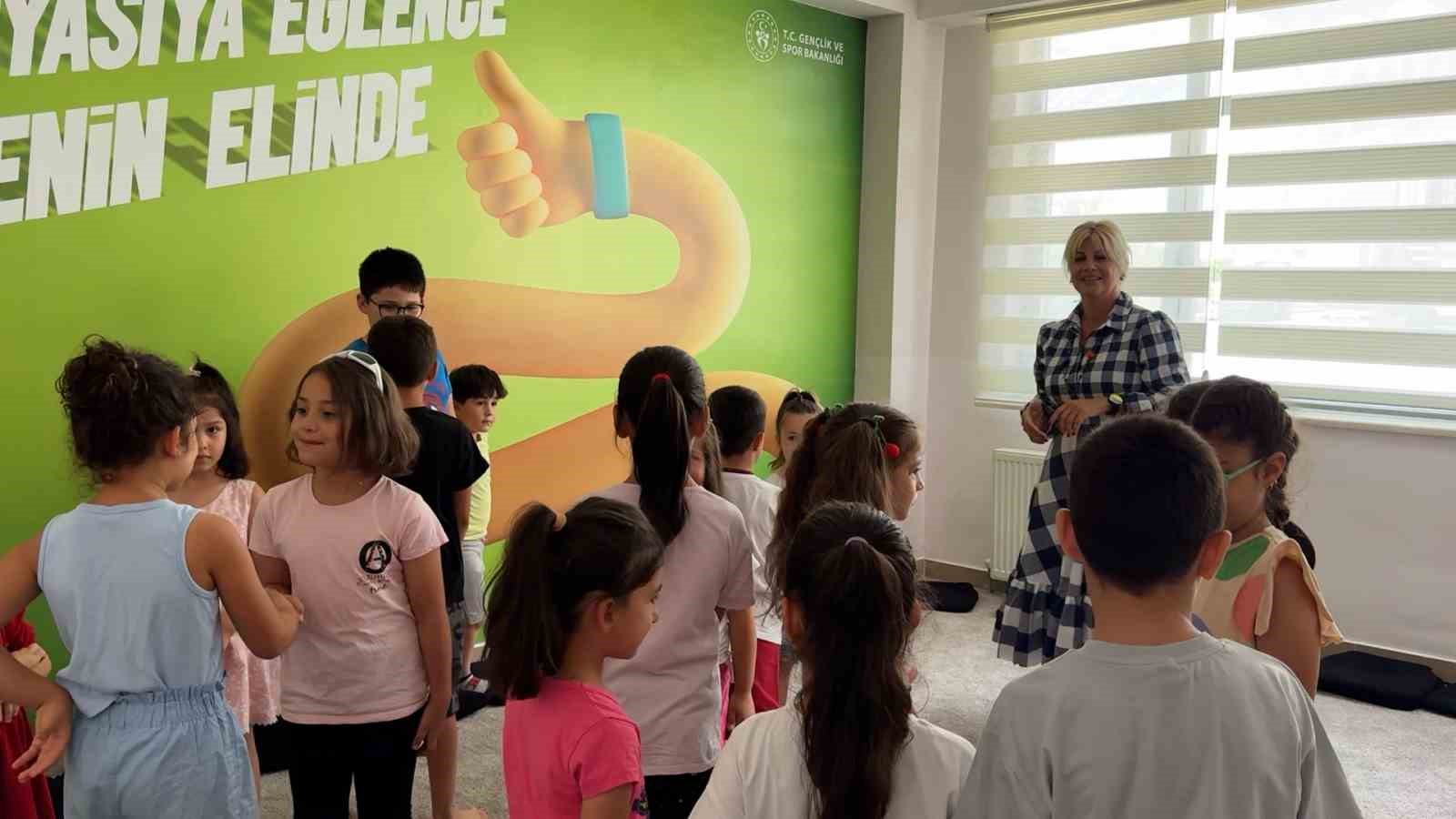 SİNCAN’DA GENÇLİK MERKEZLERİ GENÇLERİN GÖZDESİ