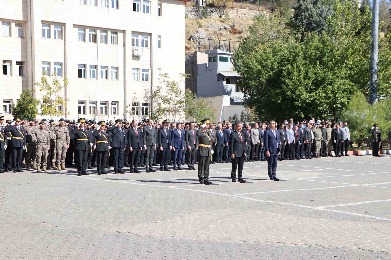 ŞIRNAK’TA CUMHURİYET BAYRAMI KUTLAMALARI COŞKUYLA BAŞLADI
